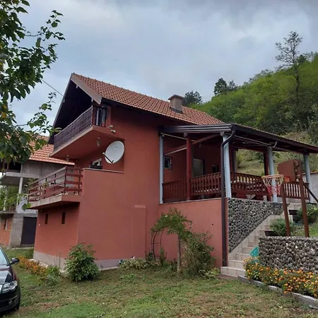 Hébergement de vacances Vikendica Za Odmor Krivaja Sa Privatnom Plazom *